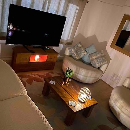 Spacious 2 Bed Apartment, Close To Village Shops Cardiff Eksteriør billede
