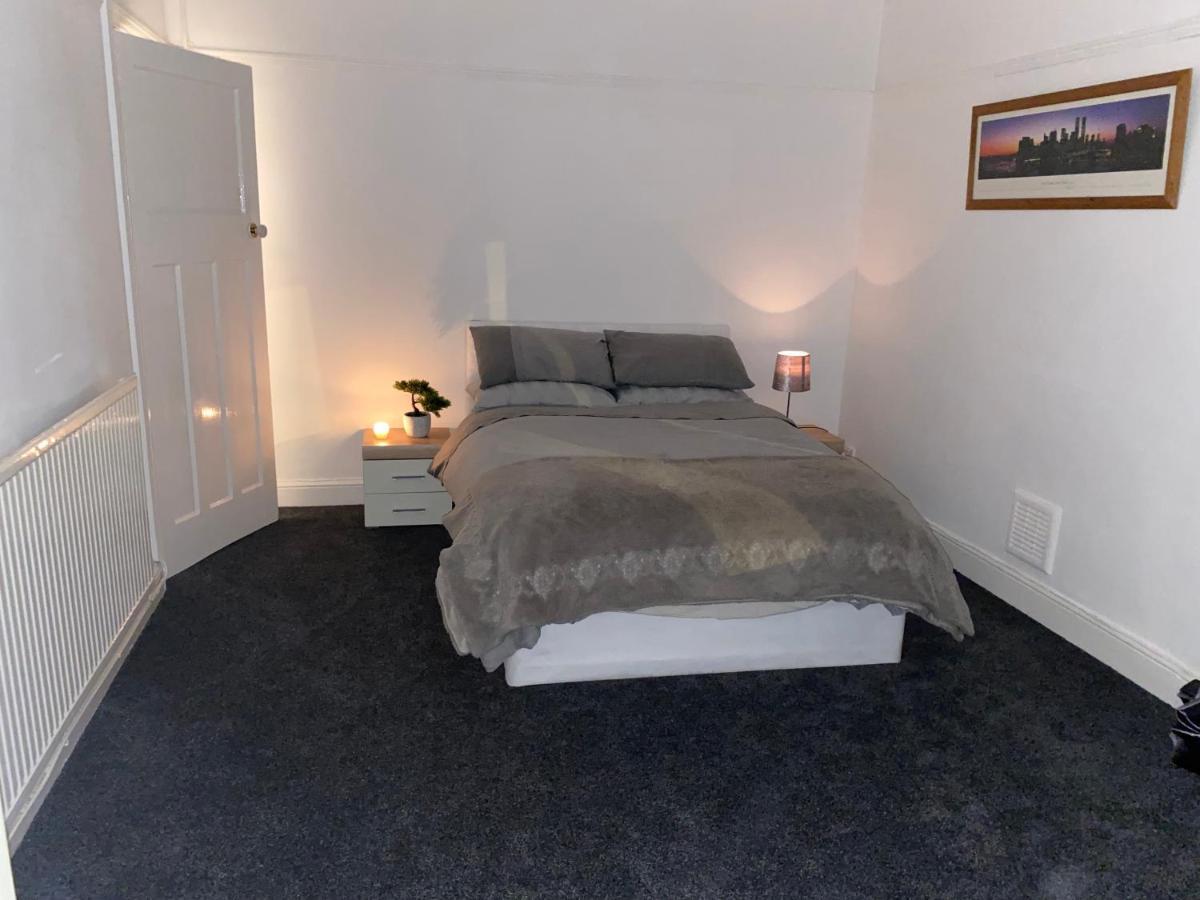 Spacious 2 Bed Apartment, Close To Village Shops Cardiff Eksteriør billede