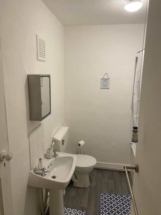 Spacious 2 Bed Apartment, Close To Village Shops Cardiff Eksteriør billede